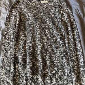 Abercrombie & Fitch Black and White Crew Neck Sweater